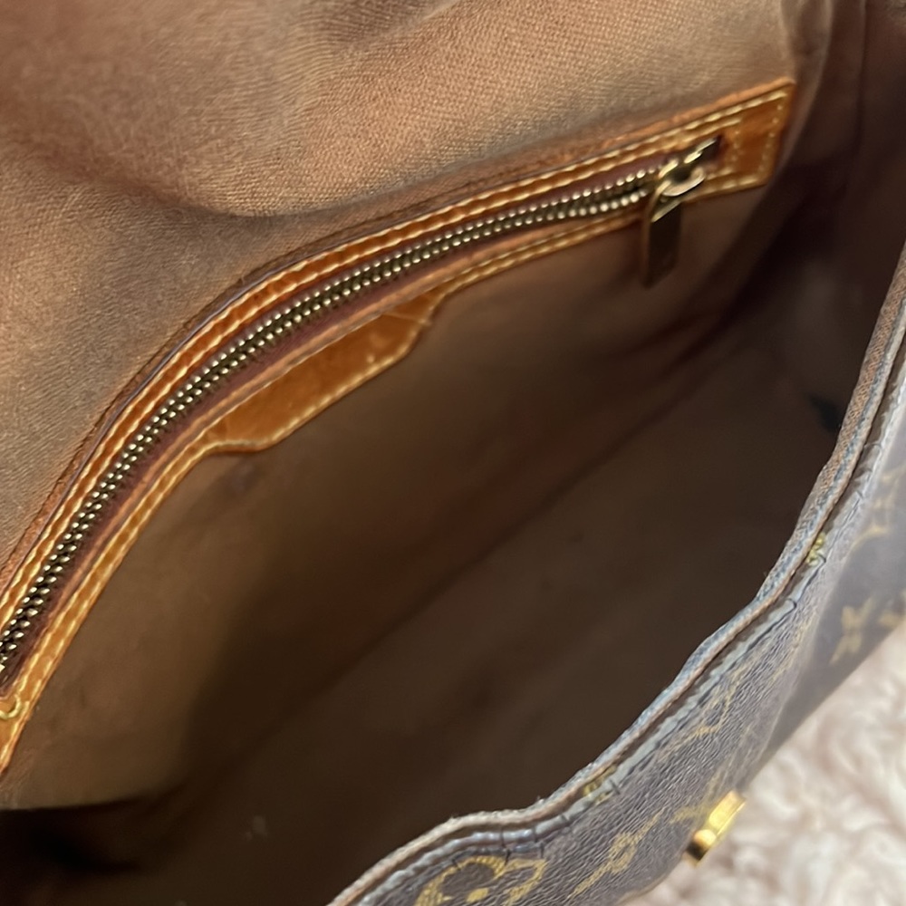 Louis Vuitton Bag - Picture 12 of 17
